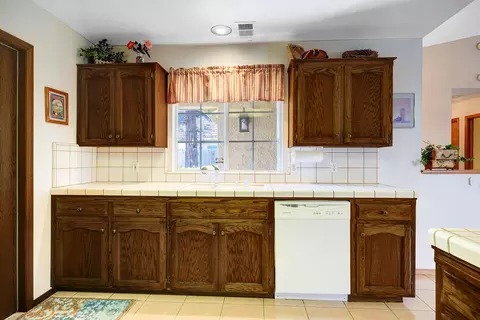 2160 E Alpine Ct, Tulare, CA 93274 photo 15