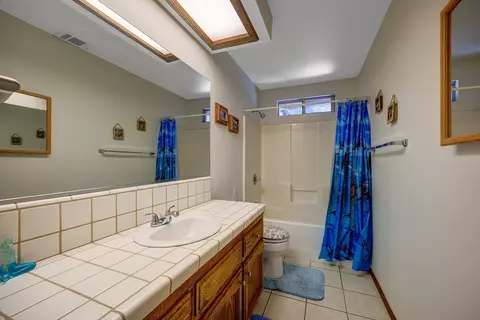 2160 E Alpine Ct, Tulare, CA 93274 photo 17