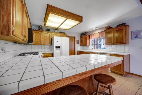 2160 E Alpine Ct, Tulare, CA 93274 photo 13