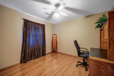 2160 E Alpine Ct, Tulare, CA 93274 photo 23