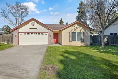 3326 E Sanders Ct, Visalia, CA 93292
