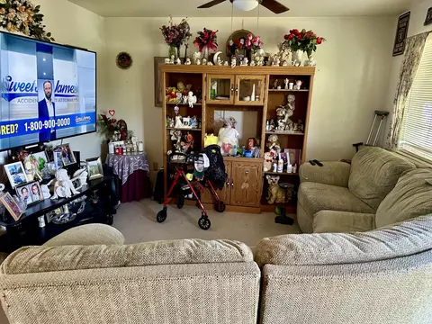 345 N D St, Exeter, CA 93221 photo 2