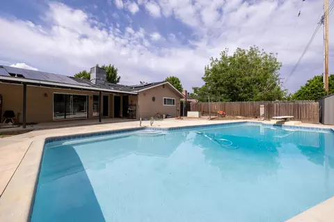 Exterior - 1523 E Boyer Dr, Tulare, CA 93274 photo 5 of 6