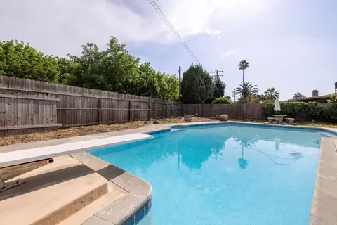 Exterior - 1523 E Boyer Dr, Tulare, CA 93274 photo 4 of 6