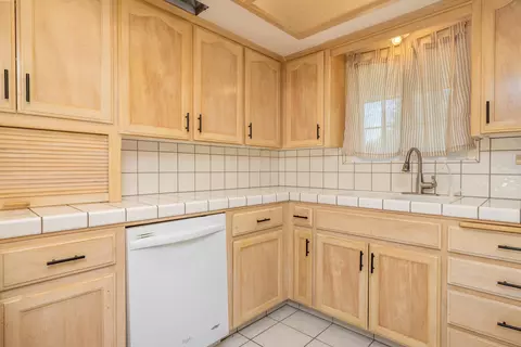 Kitchen - 1523 E Boyer Dr, Tulare, CA 93274 photo 1 of 2