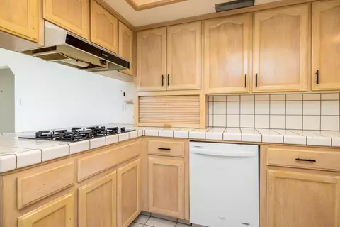 Kitchen - 1523 E Boyer Dr, Tulare, CA 93274 photo 2 of 2