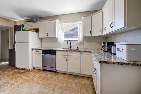 Kitchen - 1406 De Witt Ave, Sanger, CA 93657 photo 1 of 3