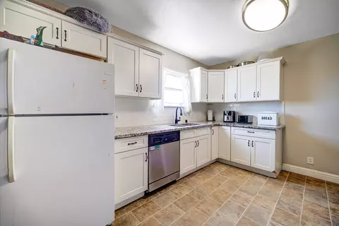 Kitchen - 1406 De Witt Ave, Sanger, CA 93657 photo 2 of 3