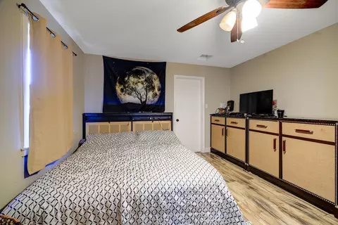 Bedroom - 1406 De Witt Ave, Sanger, CA 93657 photo 2 of 3