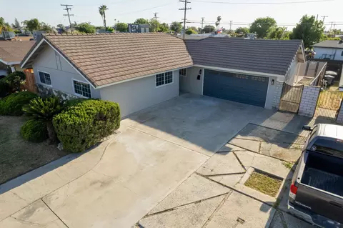 631 Union St, Delano, CA 93215