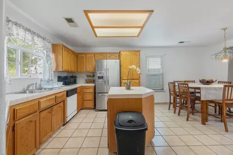 780 Florence Ave, Lemoore, CA 93245 photo 8