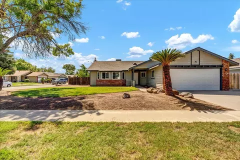 443 Meadowbrook St, Tulare, CA 93274