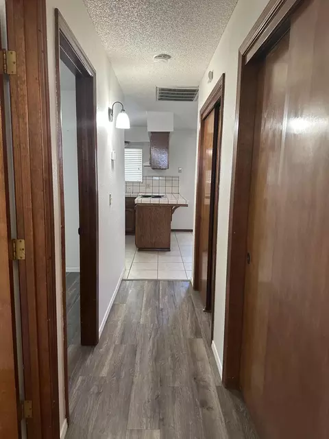 433 E Washington Ave, Tulare, CA 93274 photo 9