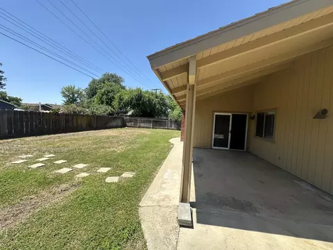433 E Washington Ave, Tulare, CA 93274 photo 19