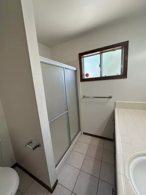 433 E Washington Ave, Tulare, CA 93274 photo 16