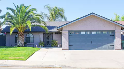 3694 W Robinson Ave, Fresno, CA 93722