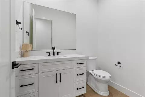 Bath - Undisclosed, Exeter, CA 93221 photo 3 of 9