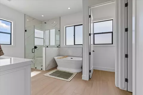 Bath - Undisclosed, Exeter, CA 93221 photo 4 of 9