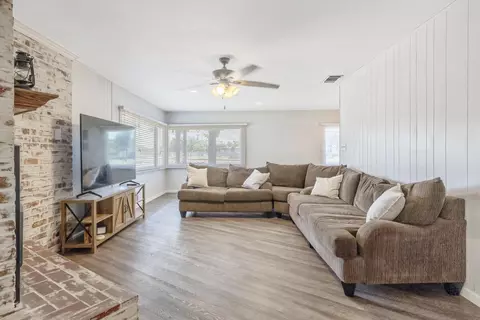 Living - 300 Valencia Dr, Exeter, CA 93221 photo 5 of 6