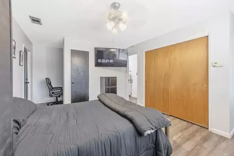 Bedroom - 300 Valencia Dr, Exeter, CA 93221 photo 9 of 9