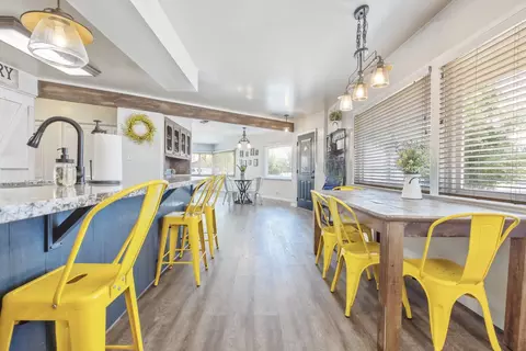 Dining - 300 Valencia Dr, Exeter, CA 93221 photo 1 of 6