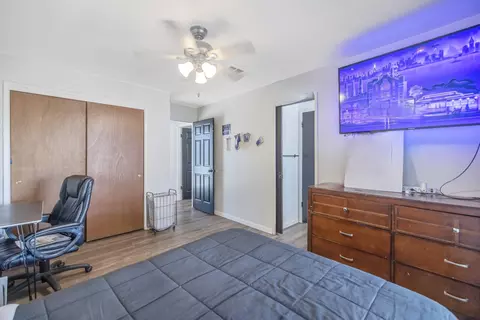 Bedroom - 300 Valencia Dr, Exeter, CA 93221 photo 7 of 9