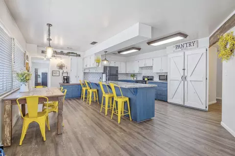 Kitchen - 300 Valencia Dr, Exeter, CA 93221 photo 3 of 5
