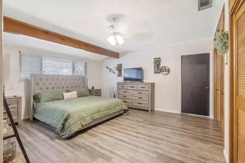 Bedroom - 300 Valencia Dr, Exeter, CA 93221 photo 3 of 9