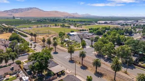 View/Area - 300 Valencia Dr, Exeter, CA 93221 photo 5 of 6