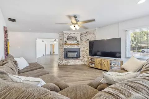 Other - 300 Valencia Dr, Exeter, CA 93221 photo 3 of 10