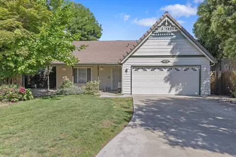815 S Pinkham St, Visalia, CA 93292