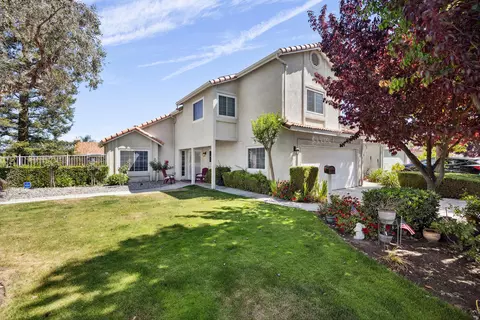 2862 Hillcrest St, Selma, CA 93662