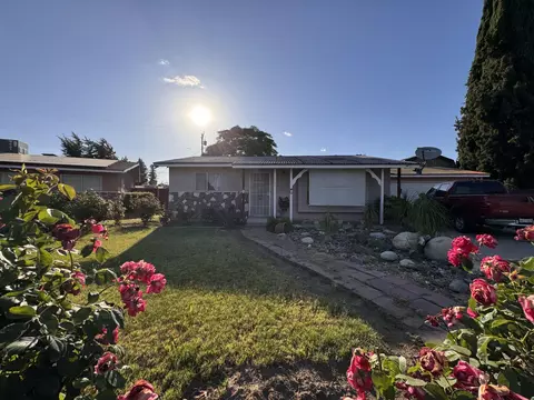1245 Atkins St, Porterville, CA 93257