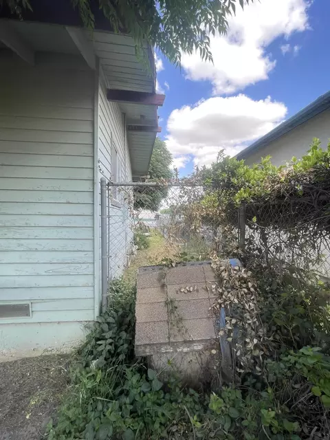 Exterior - 269 S Evans Rd, Tipton, CA 93272 photo 7 of 9