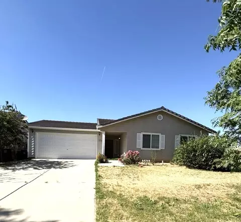 1073 Hickory St, Lindsay, CA 93247