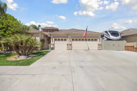 197 Hampton St, Tulare, CA 93274
