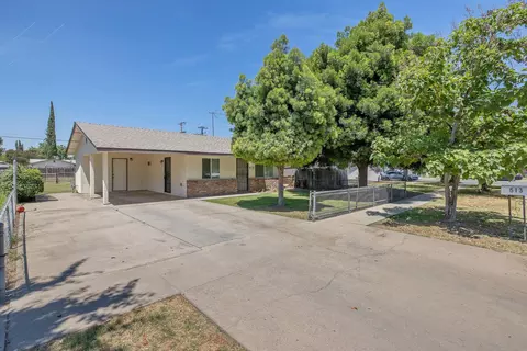 513 S R St, Tulare, CA 93274