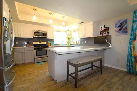 Kitchen - 210 Hampton Ct, Exeter, CA 93221 photo 1 of 6