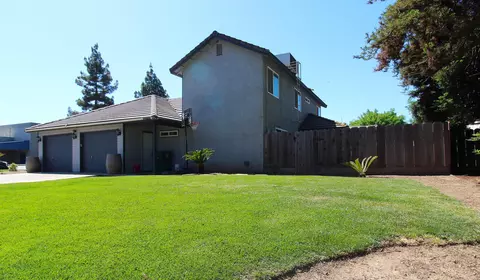Exterior - 210 Hampton Ct, Exeter, CA 93221 photo 5 of 8