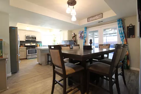 Dining - 210 Hampton Ct, Exeter, CA 93221 photo 2 of 3