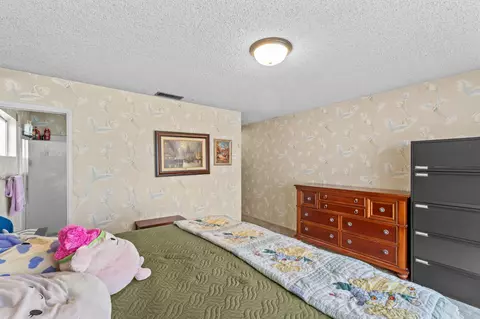 Bedroom - 707 W Pine St, Exeter, CA 93221 photo 6 of 8