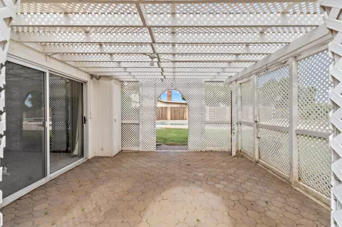 Exterior - 707 W Pine St, Exeter, CA 93221 photo 7 of 12
