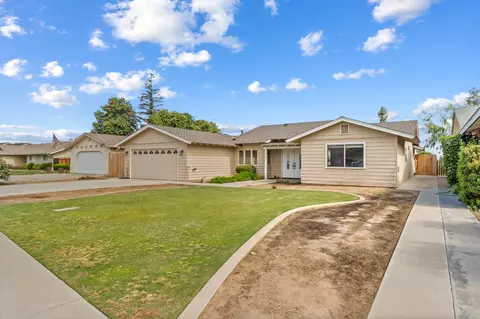 Exterior - 707 W Pine St, Exeter, CA 93221 photo 3 of 13