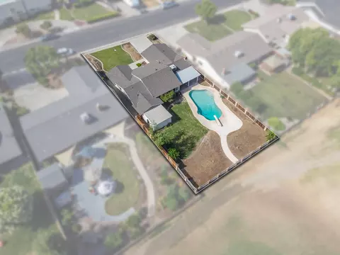 View/Area - 707 W Pine St, Exeter, CA 93221 photo 4 of 6