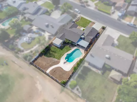 View/Area - 707 W Pine St, Exeter, CA 93221 photo 5 of 6