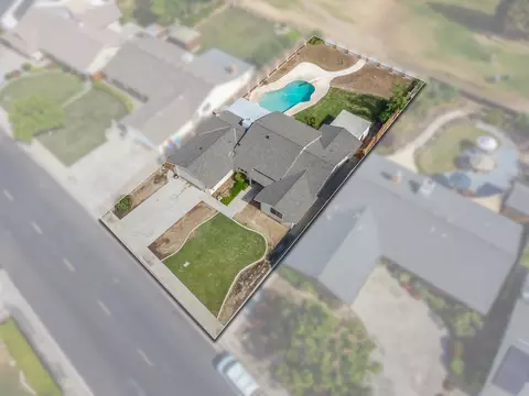 View/Area - 707 W Pine St, Exeter, CA 93221 photo 2 of 6