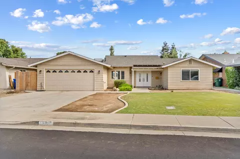 Exterior - 707 W Pine St, Exeter, CA 93221 photo 2 of 12