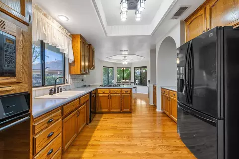 Kitchen - 1314 Lincoln Ln, Lemoore, CA 93245 photo 5 of 5