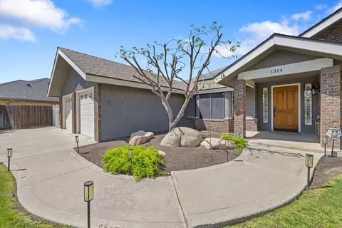 Exterior - 1314 Lincoln Ln, Lemoore, CA 93245 photo 4 of 14