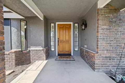 Entry Way - 1314 Lincoln Ln, Lemoore, CA 93245 photo 1 of 11